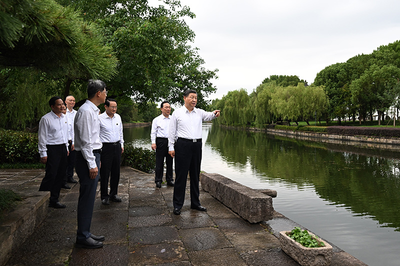 9月20日至21日，中共中央总书记、国家主席、中央军委主席习近平在浙江考察。这是20日下午，习近平在绍兴市浙东运河文化园考察。