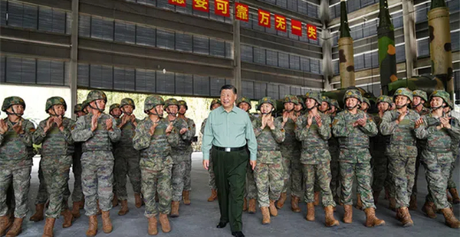 习近平在视察火箭军某旅时强调：坚持政治引领 强化使命担当 埋头苦干实干 提升战略导弹部队威慑和实战能力